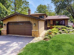 26W029 Hazel Ln, Wheaton, IL 60187