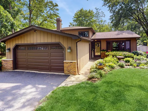 26W029 Hazel Ln, Wheaton, IL 60187