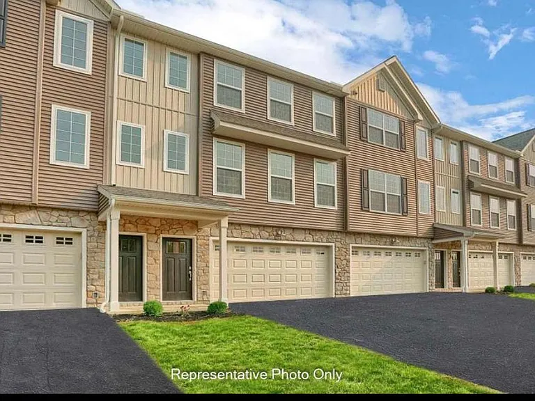 559 Brook Shire Ct — Photo 2