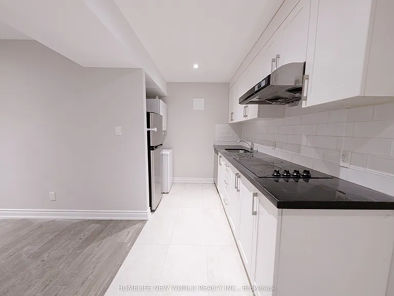10 Dixon Ave #LOWER — Photo 3