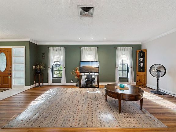 4th image of 260 Greenfield Rd