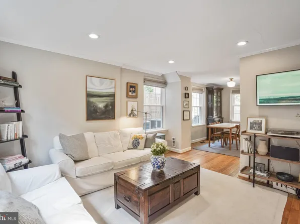 2823 S Abingdon St #A, Arlington, VA 22206