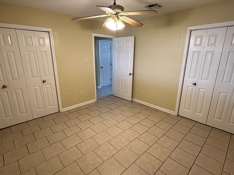 4909 Venus St #4909 — Photo 4