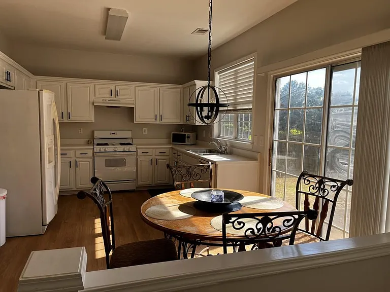 577 Ashland Pkwy — Photo 14