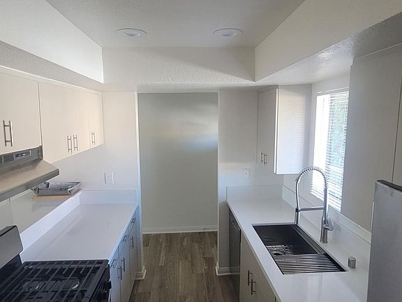 5th image of 1526 Orizaba Ave APT 3