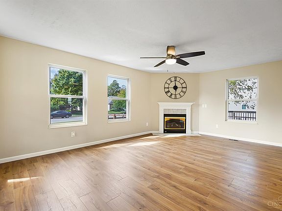 3rd image of 894 Village Green Pkwy