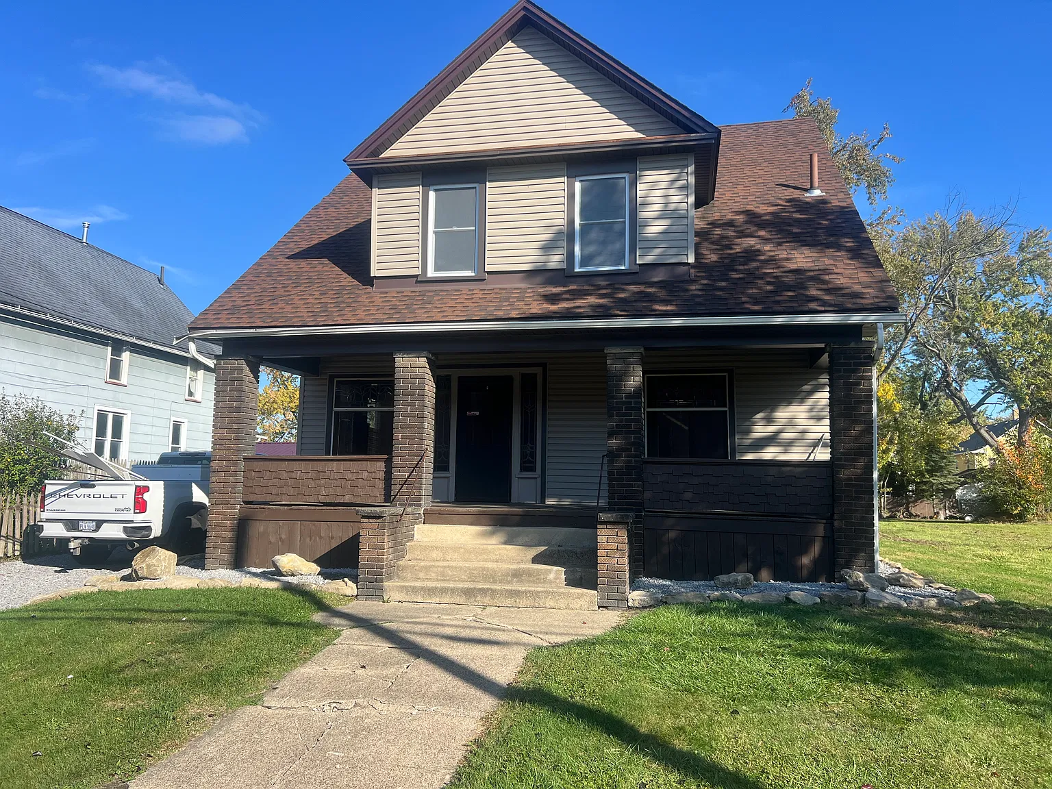 3 bed, 1904 sqft, $1,400 — Photo 1