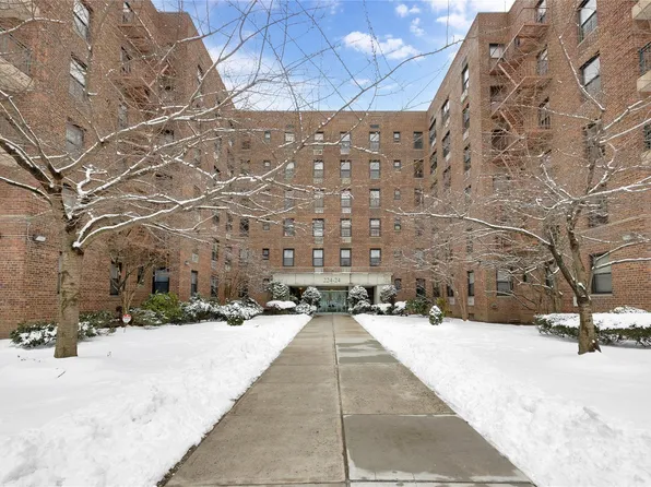 224-24 Union Turnpike #4P, Oakland Gardens, NY 11364