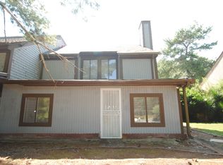109 Willowick Dr, Lithonia, GA 30038