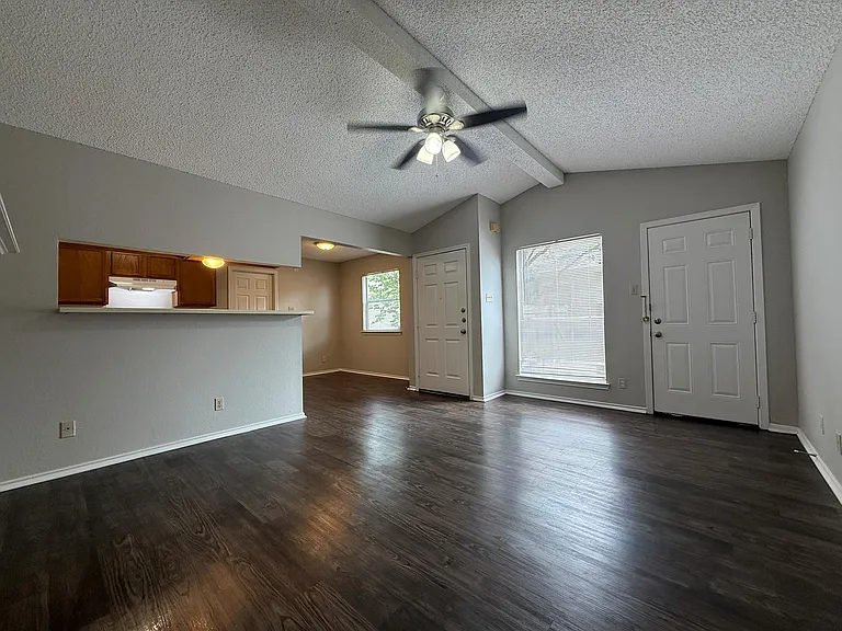522 Cutty Trl #B — Photo 5