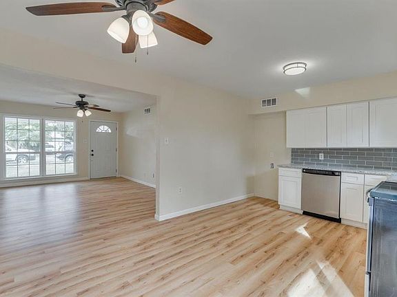 5th image of 133 W Cober St