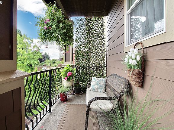 3rd image of 5002 NE 48th St