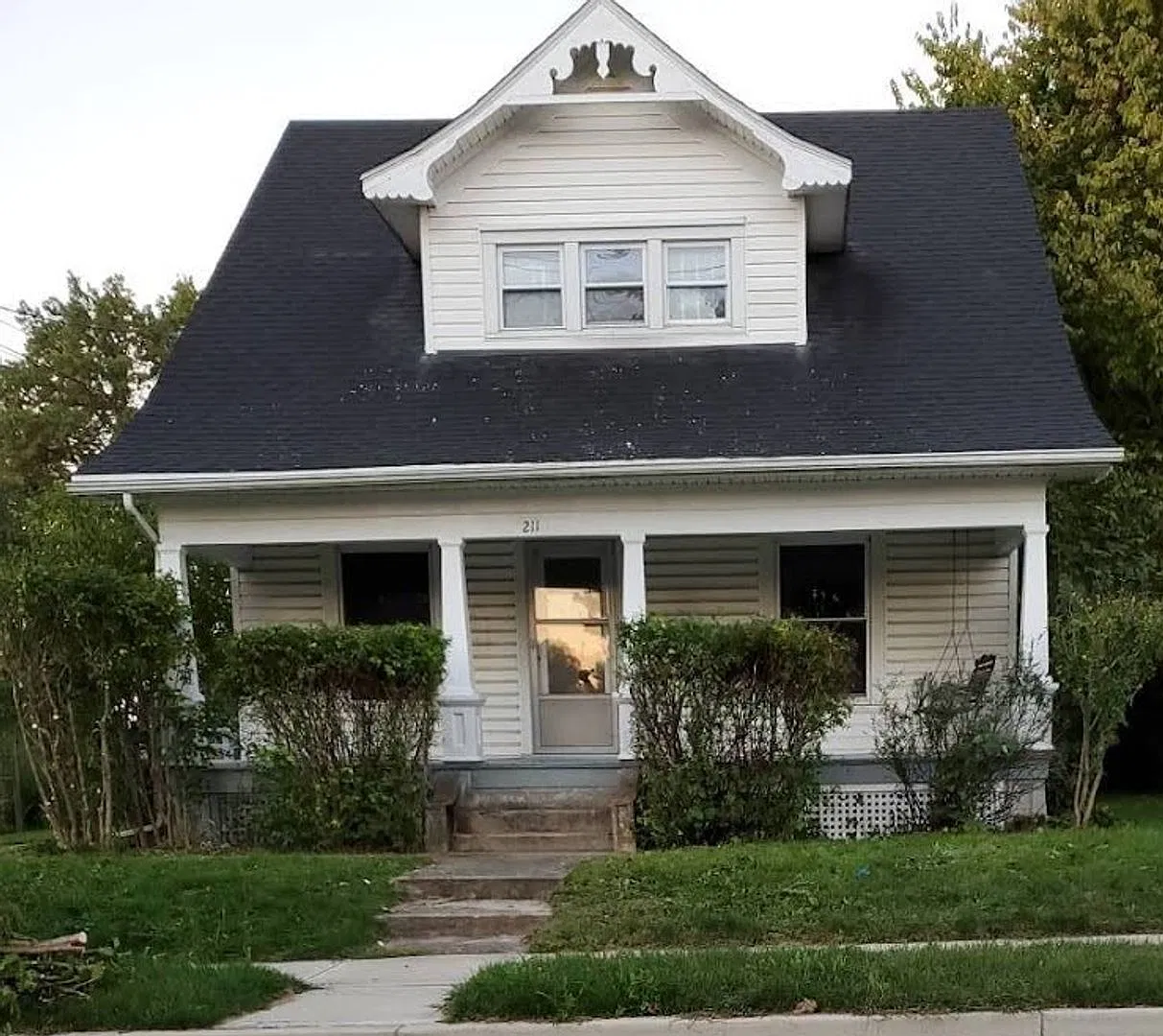 211 N Walnut Street — Photo 1