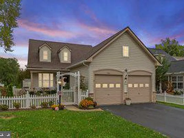 9416 Primrose Ln, Manassas Park, VA 20111