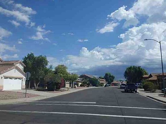 Exterior Neighborhood (street photo)