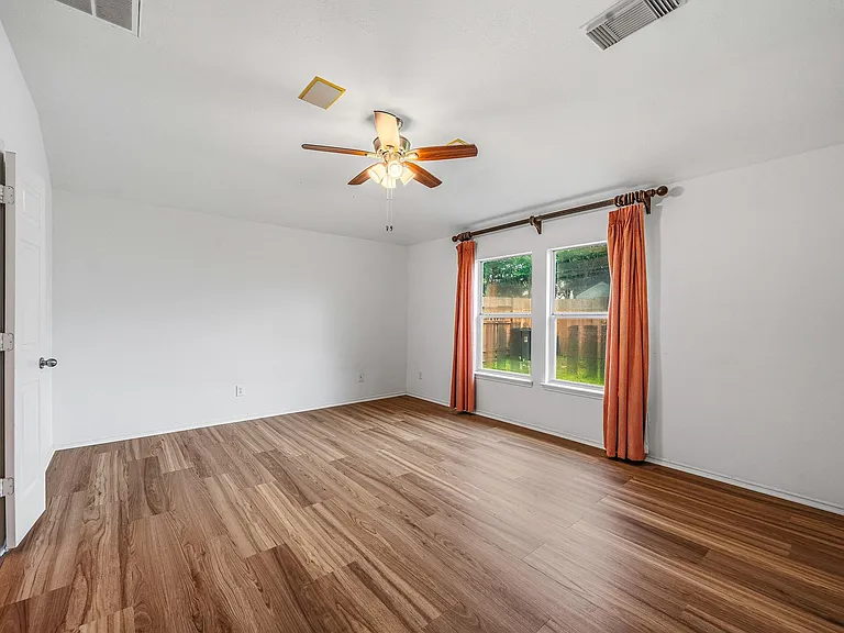 22327 Albee Dr — Photo 15