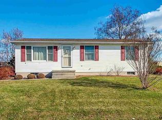 4 John Dr, New Oxford, PA 17350