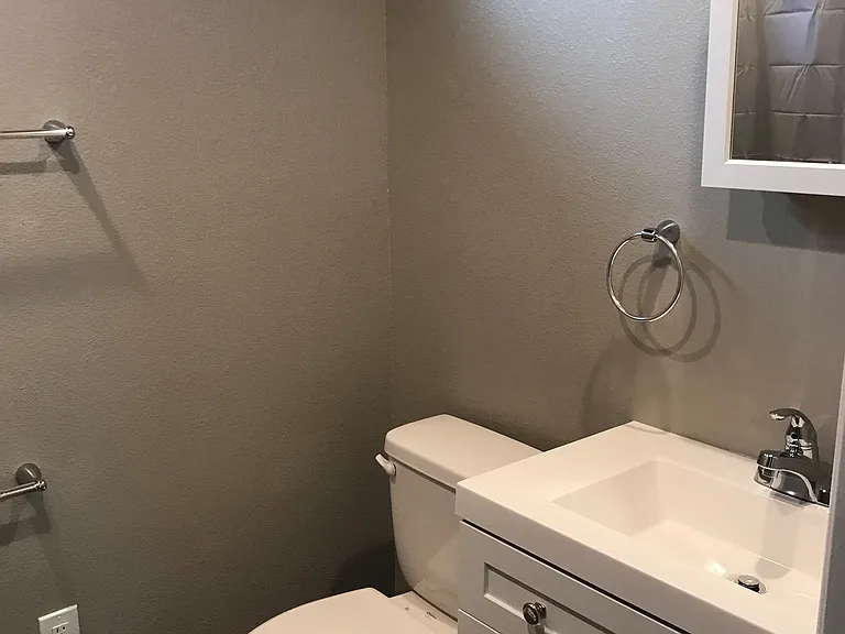 2425 Church Ln — Photo 10