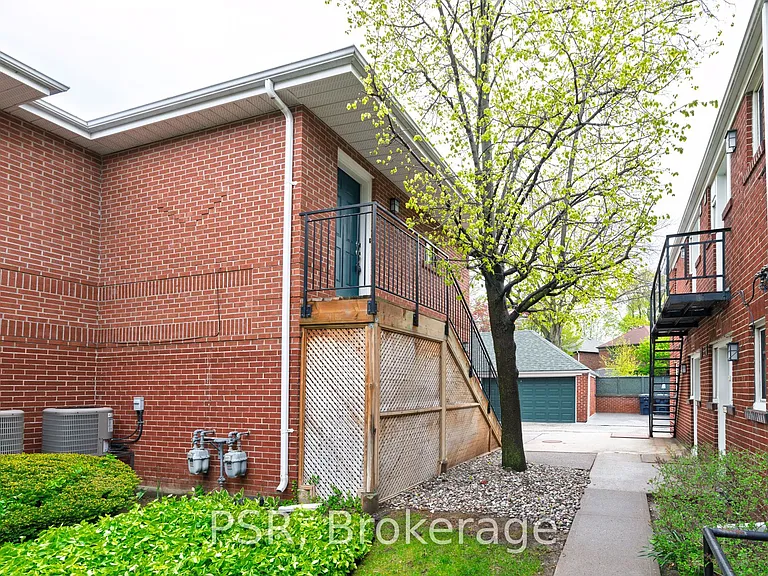 1355 Bayview Ave #CH3 — Photo 22