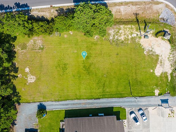2nd image of 102 Lakeside Dr