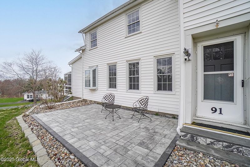 4th image of 91 Vosburgh Road