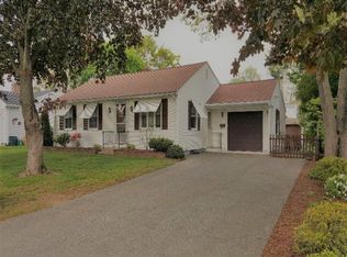 134 Rowe Ave, Pawtucket, RI 02861