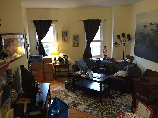 Rented by A Class Realty Long Island City LLC | media 10
