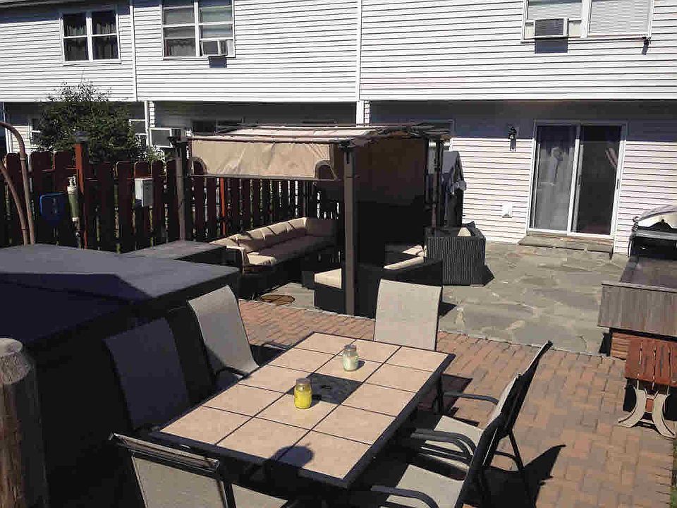 2nd image of 58 Windmill Rd #58