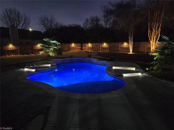 5th image of 1355 Eisenhower Pl NW