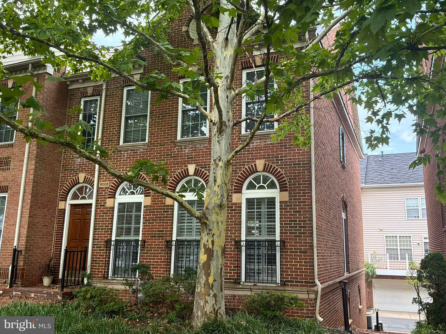 4 bed, 4.5 bath, 2579 sqft, $5,000 — Photo 2
