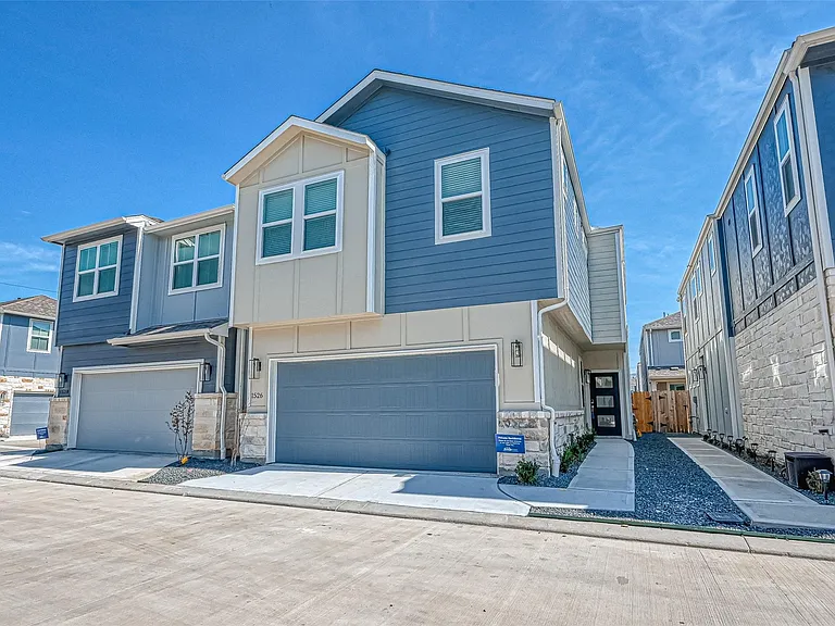 1526 Lakeline Oak Dr — Photo 2
