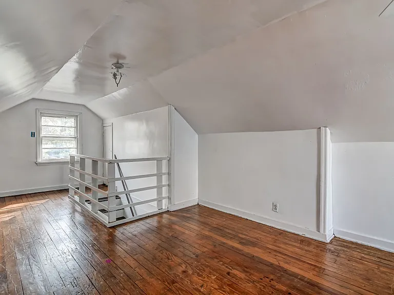 759 E Lawrence St — Photo 24