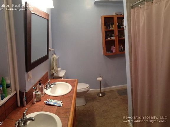 landlord_unit_photo_8939340_2