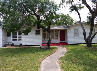 1019 E Sinton St, Sinton, TX 78387