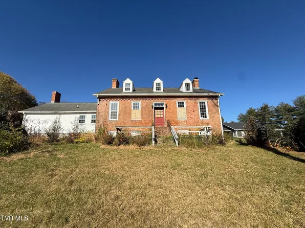 2812 McKinley Rd, Johnson City, TN 37604