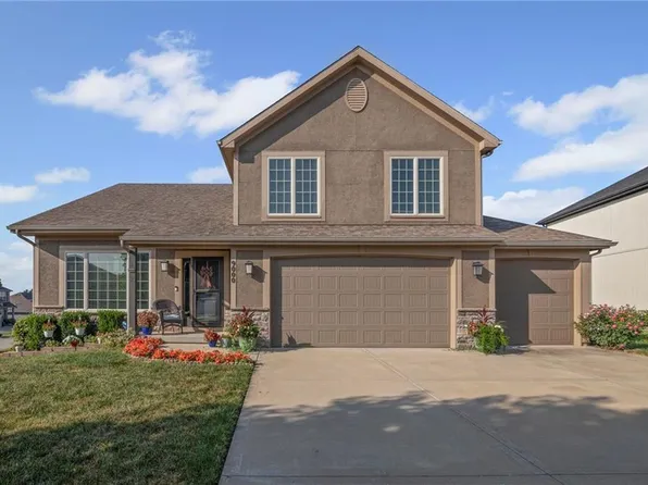9000 N Mersington Ave, Kansas City, MO 64156