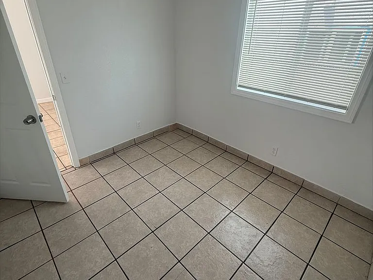 842 Alamitos Ave — Photo 6