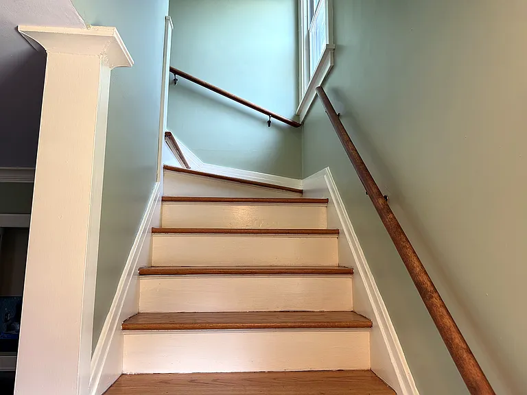 50 Redfern Dr — Photo 11