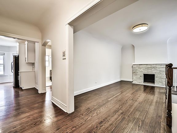 4th image of 734 W Waveland Ave APT 1