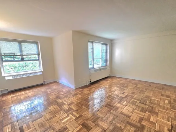 196-05 67th Ave #B, Fresh Meadows, NY 11365