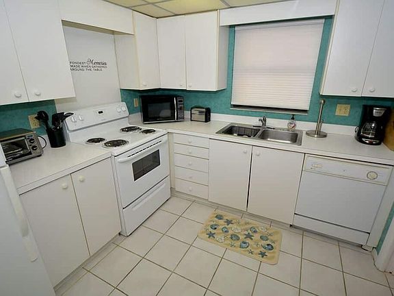 4th image of 1230 Gulf Blvd #970