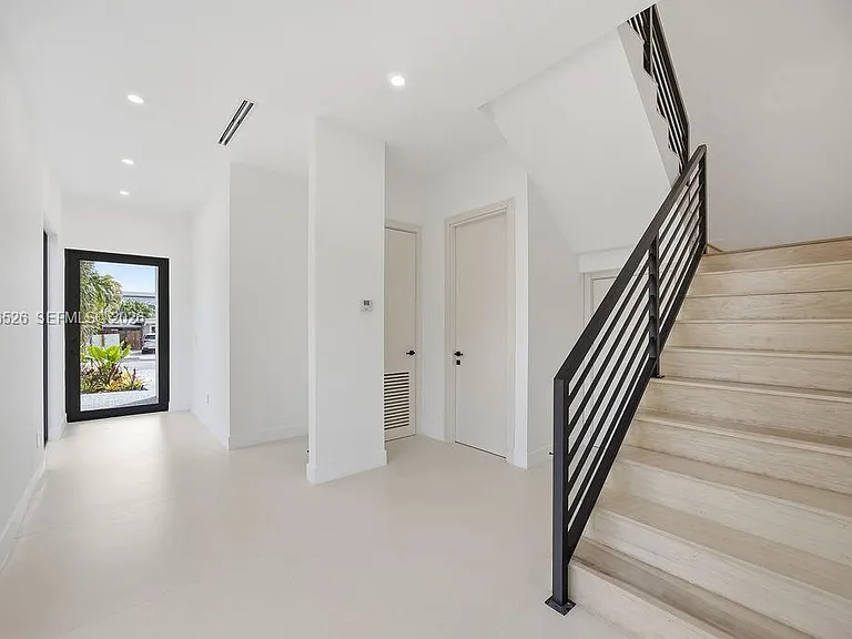 1337 NE 13th Ave #1337 — Photo 7
