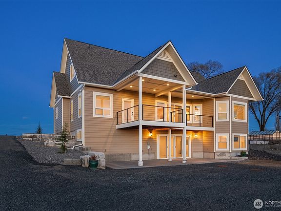 4th image of 2762 Elgin Road NE