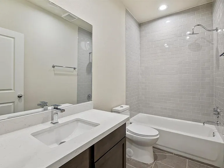 6304 Brighton Oaks Ln — Photo 10
