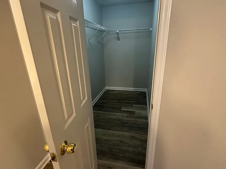 1130 Sloan St — Photo 12