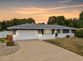 1347 Hartzler St, Warsaw, IN 46580