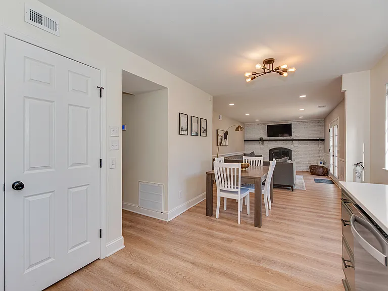 616 Sweetgum Ln — Photo 12