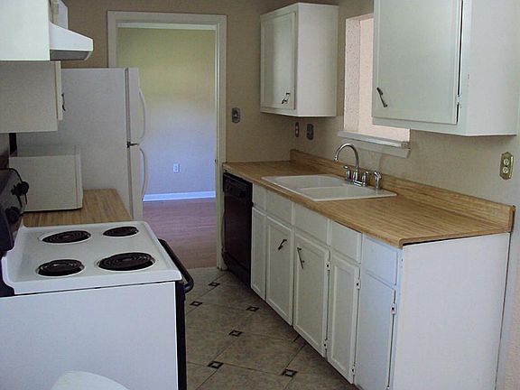 4th image of 11918 Wessex Dr