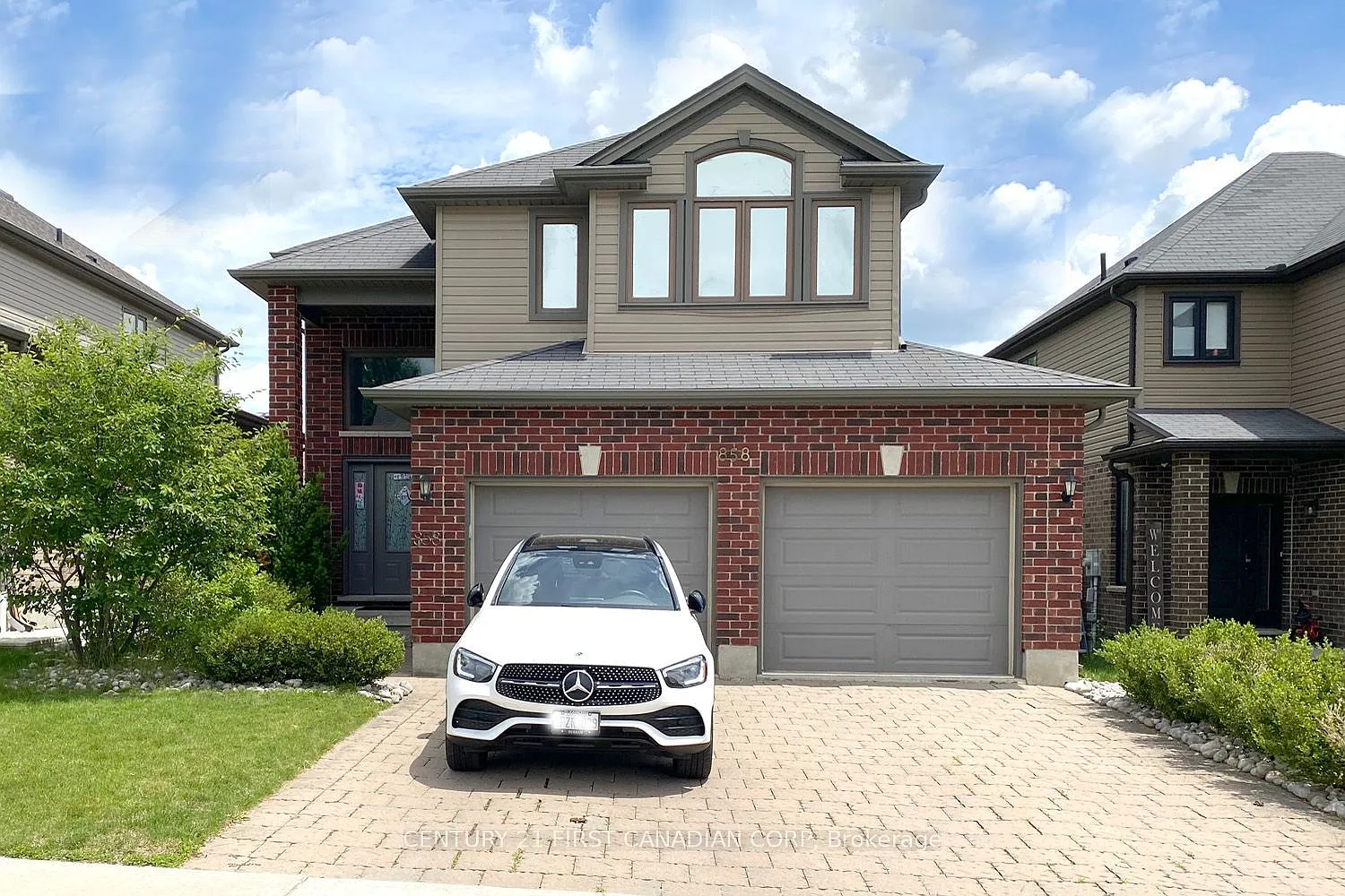 5 bed, $830 — Photo 1