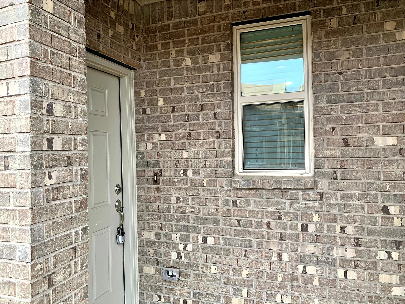 3 bed, 2.5 bath, 1773 sqft, $1,850 — Photo 2